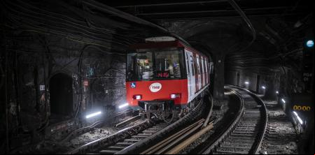 La renovación de la L4 obliga a cortar el tramo entre Verdaguer y Trinitat este verano